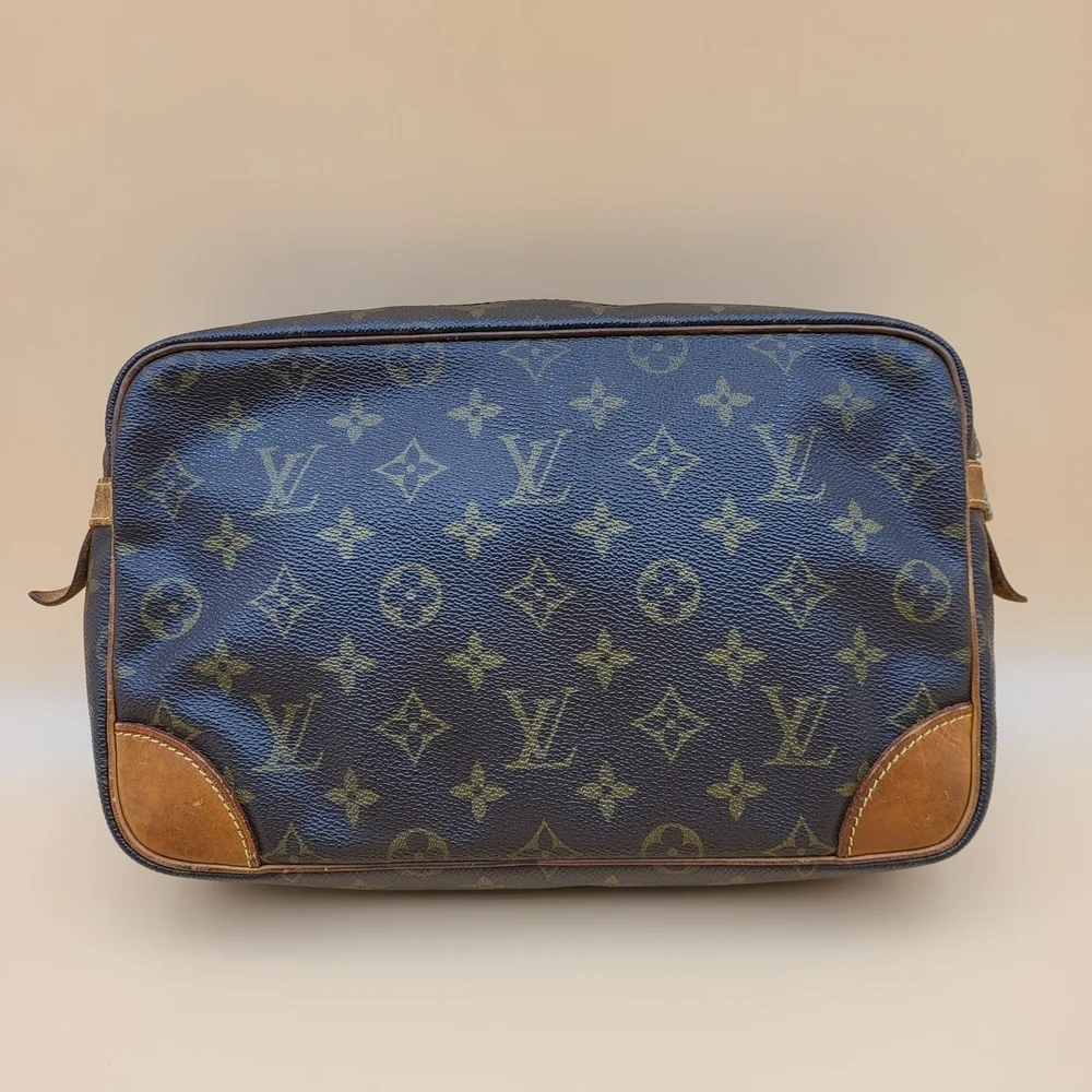 LOUIS VUITTON Compaigne 28 Monogram Leather Clutch..Authentic.. - Picture 2 of 16